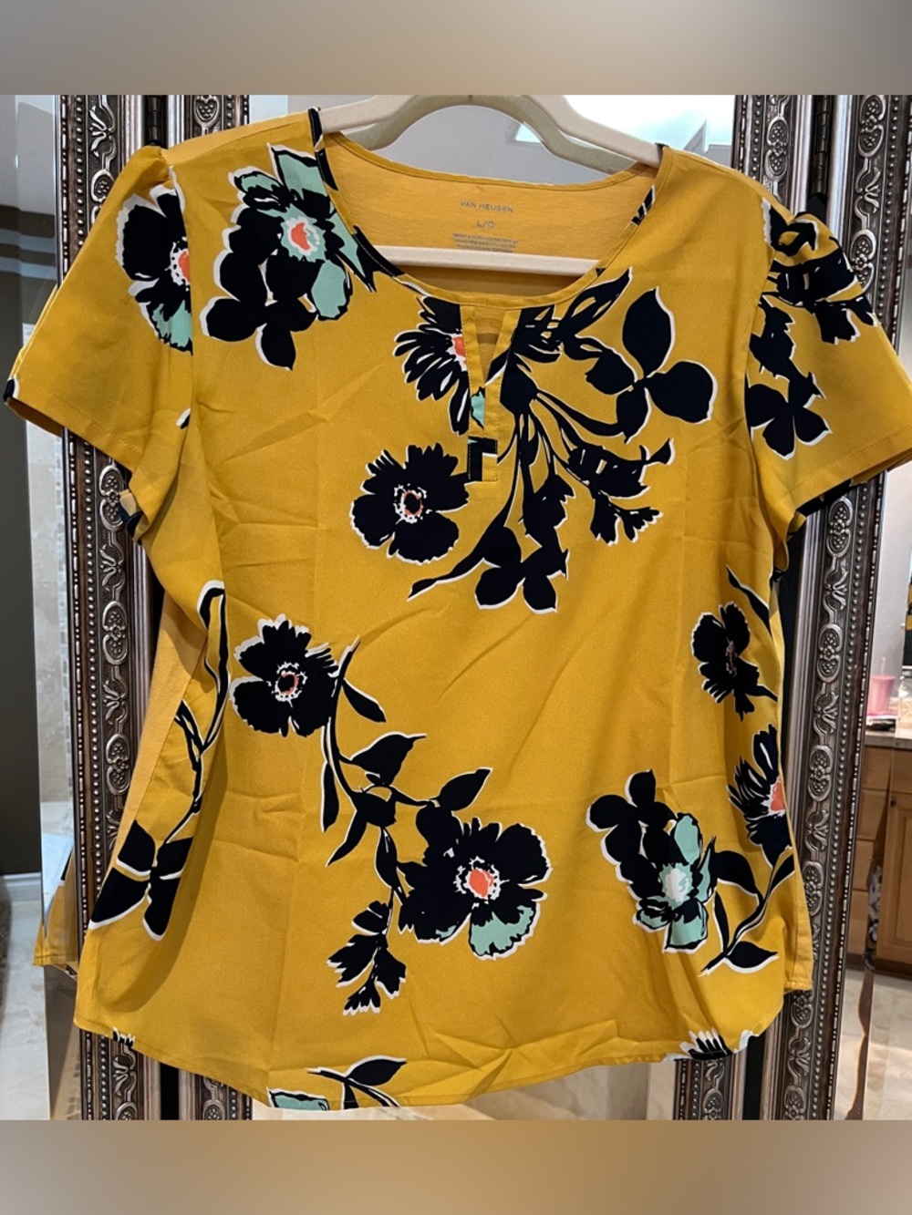 Van Heusen Short-Sleeve Top - Sz L